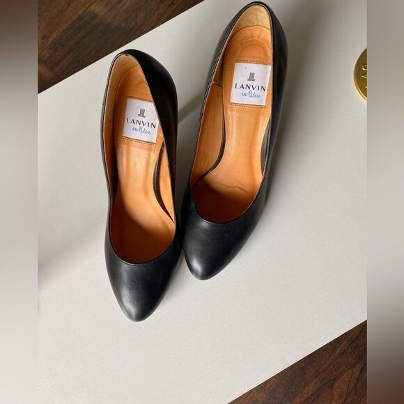 LANVIN used black shoes in very good condition, impeccable pumps